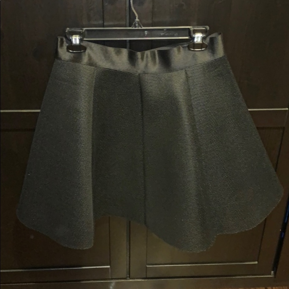 Two piece skirt and top. - Picture 2 of 4